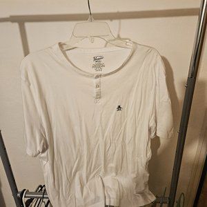 White t-shirt with 3 buttons